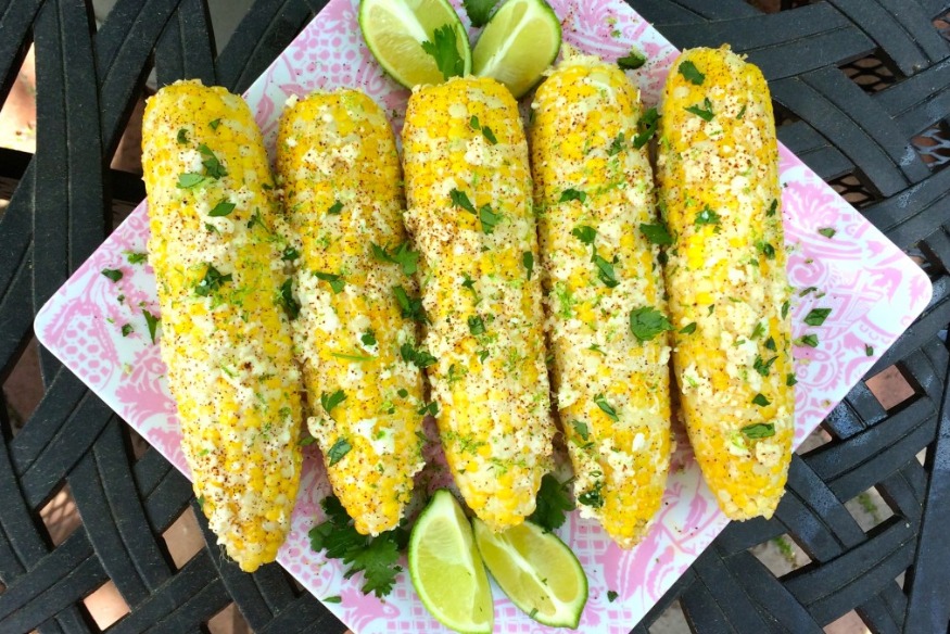 Los Elotes Locos, une spécialité des foires guatémaltèques